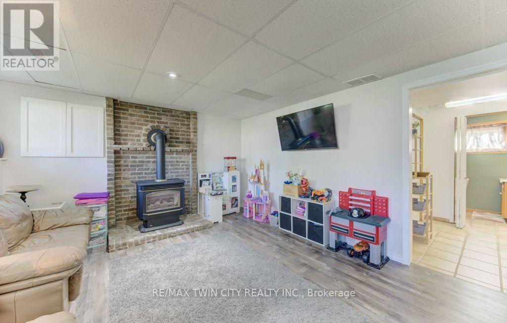 61 WINDSOR STREET - 31