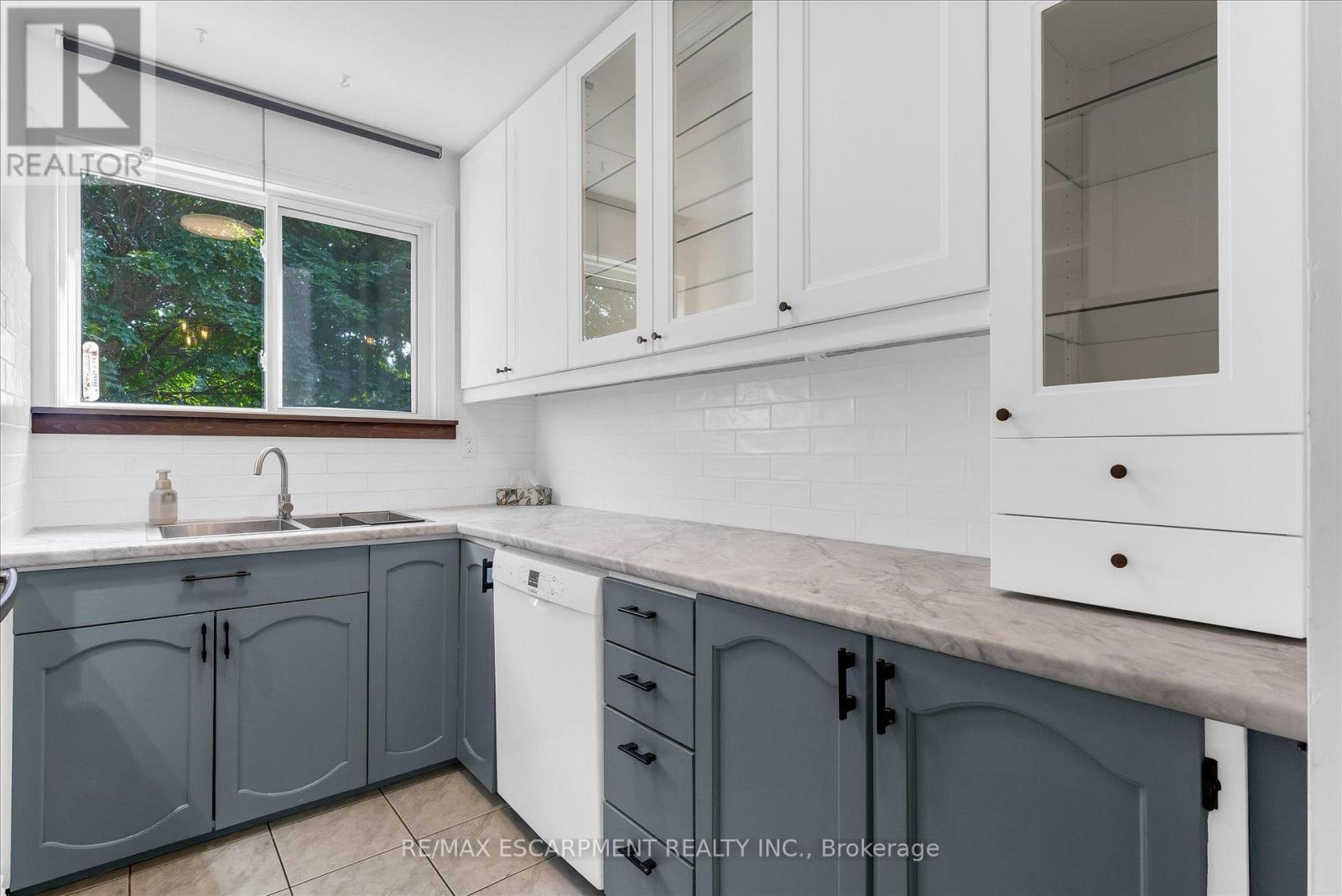 #41 125 LIVINGSTON AVENUE - 12