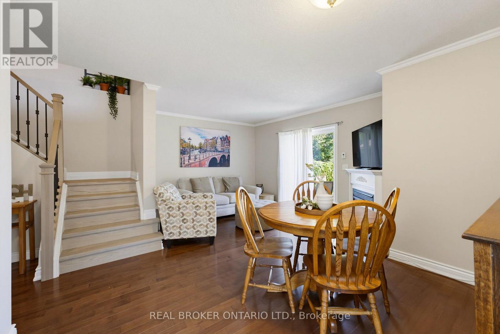 520 MAYFLOWER STREET - 10