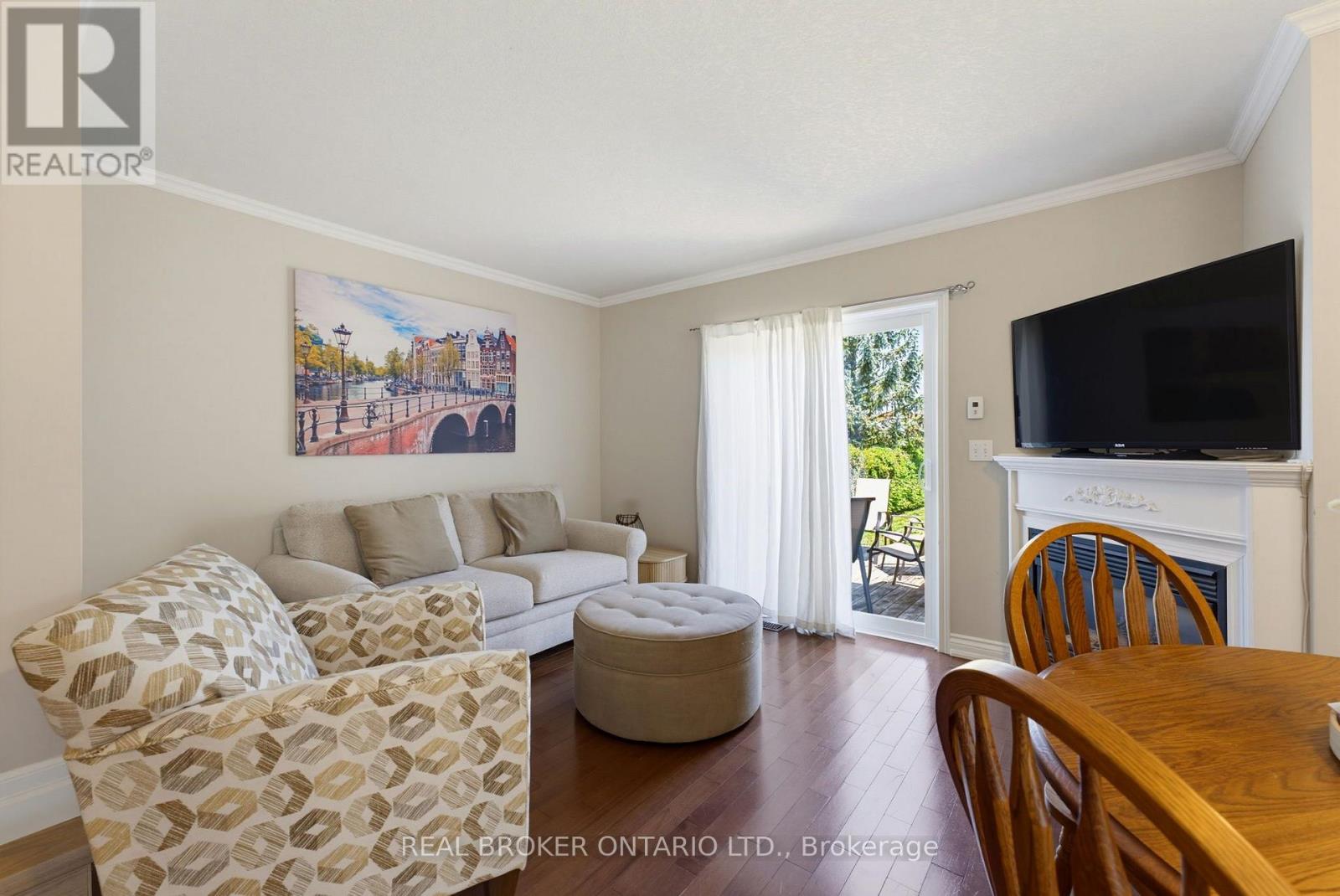 520 MAYFLOWER STREET - 11
