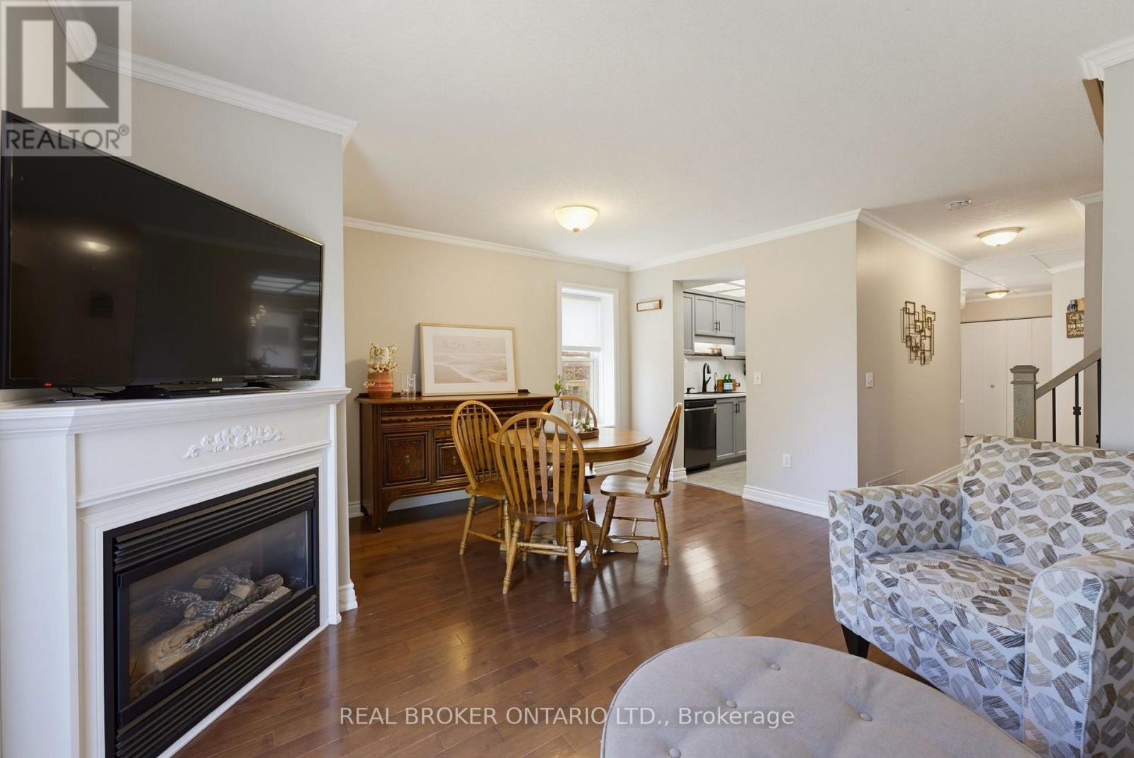 520 MAYFLOWER STREET - 12