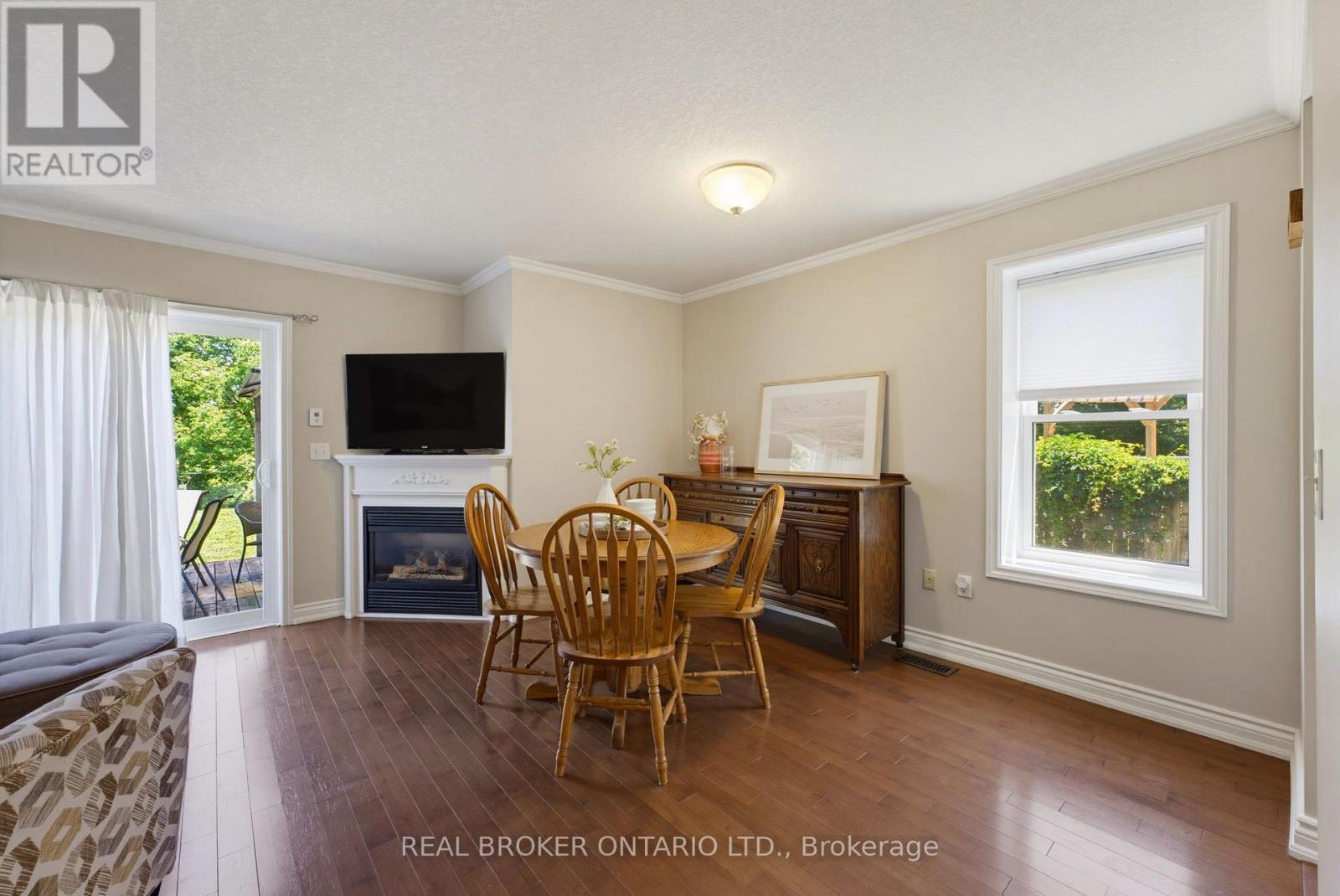 520 MAYFLOWER STREET - 13