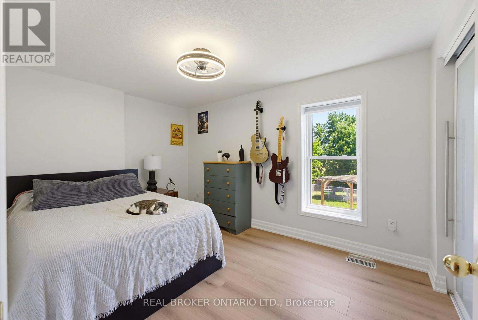 520 MAYFLOWER STREET - 19