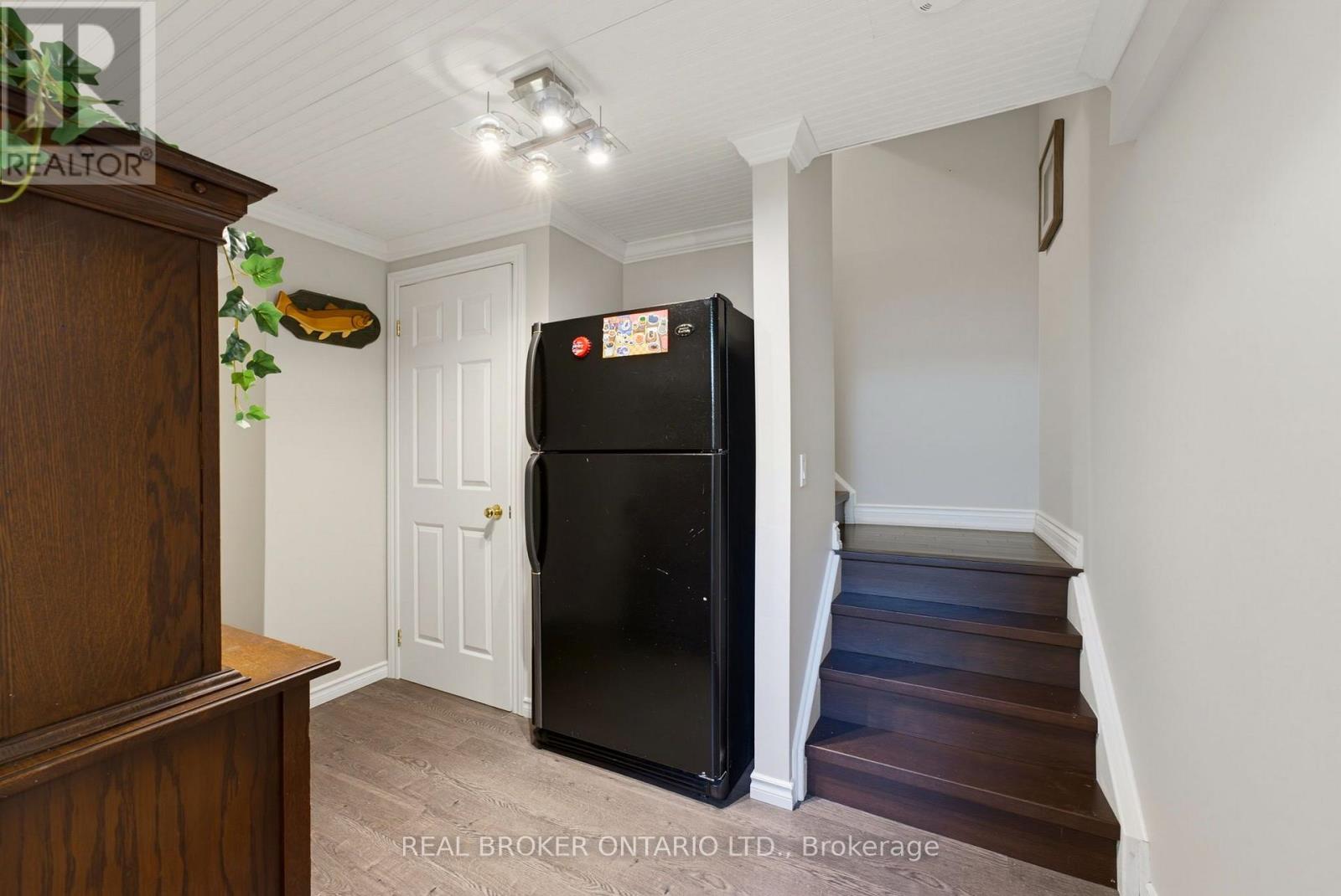 520 MAYFLOWER STREET - 24