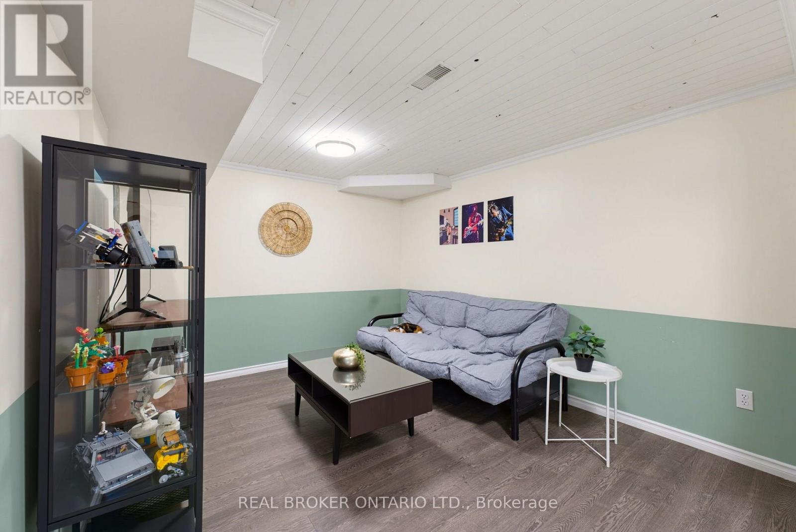 520 MAYFLOWER STREET - 25