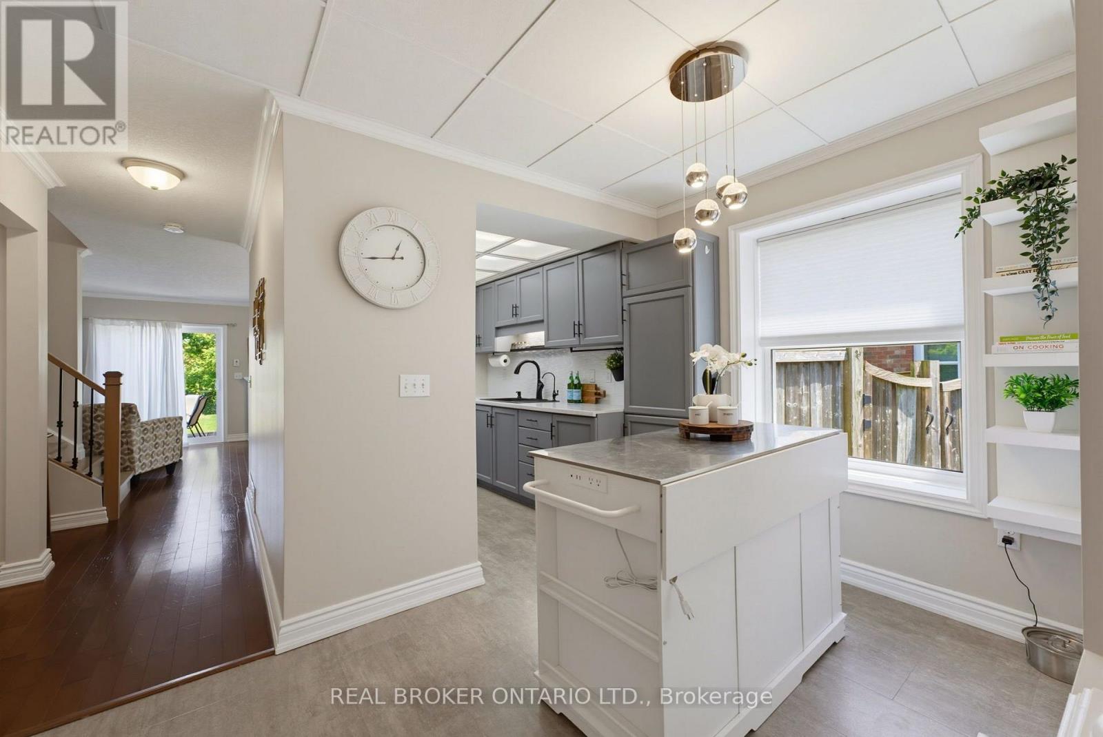 520 MAYFLOWER STREET - 4