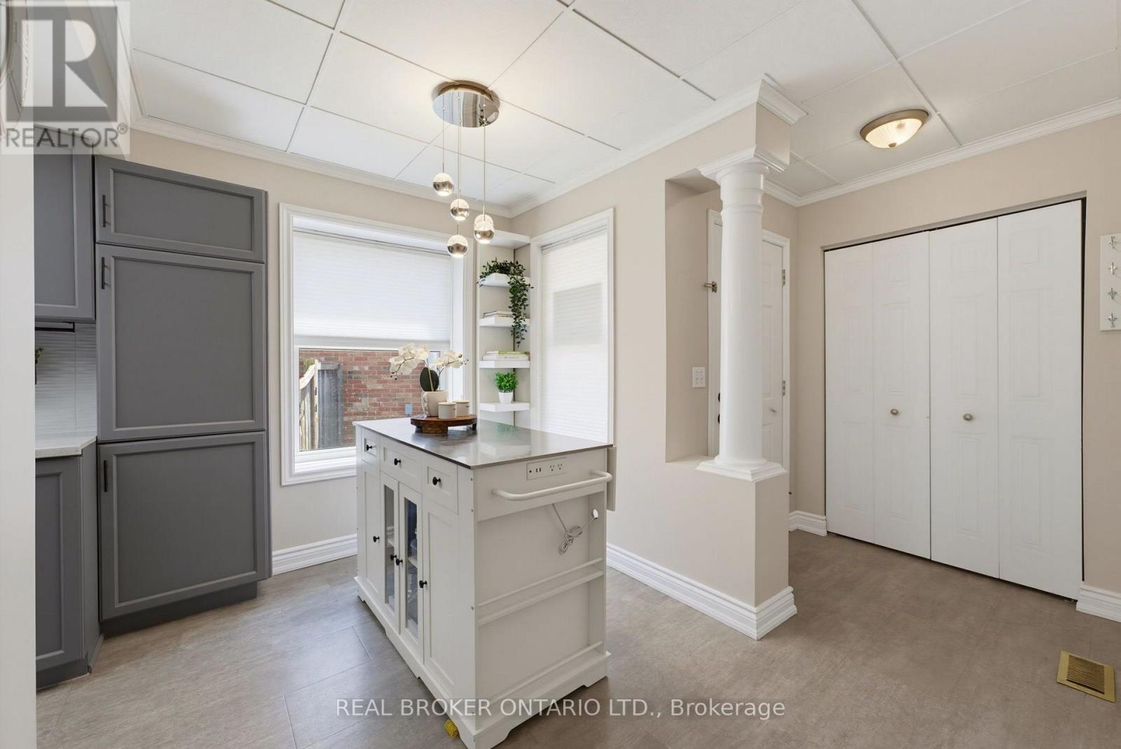 520 MAYFLOWER STREET - 5