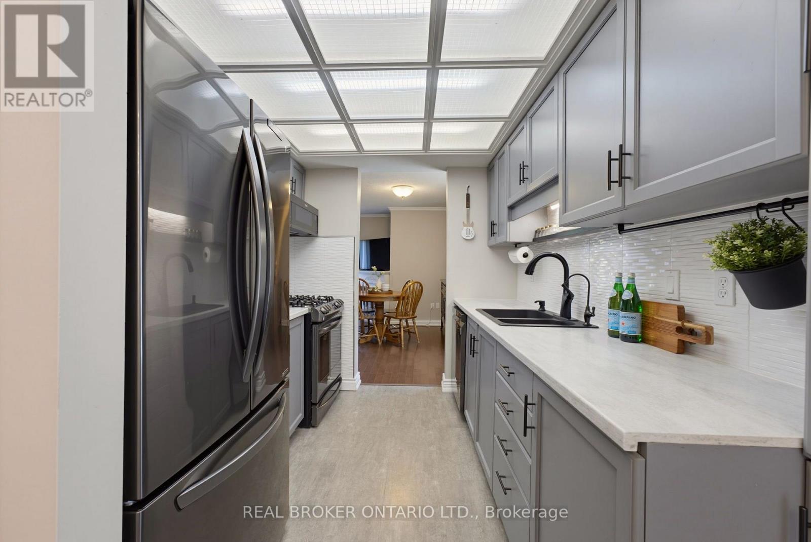 520 MAYFLOWER STREET - 7