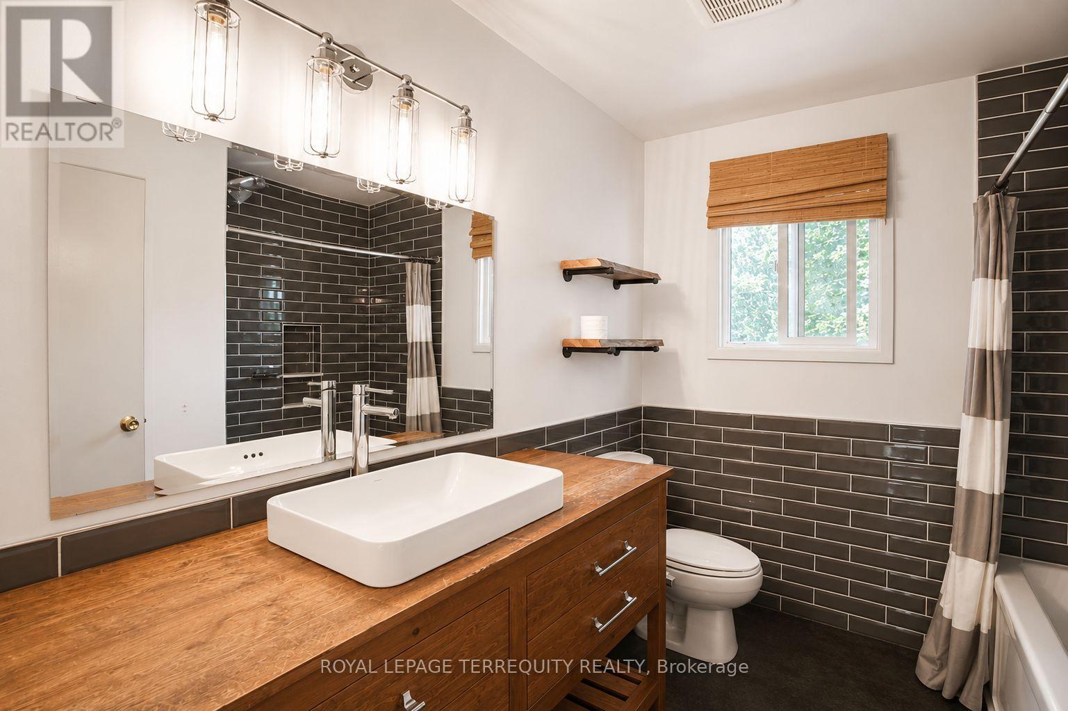 71251 BLUEWATER HIGHWAY - 22