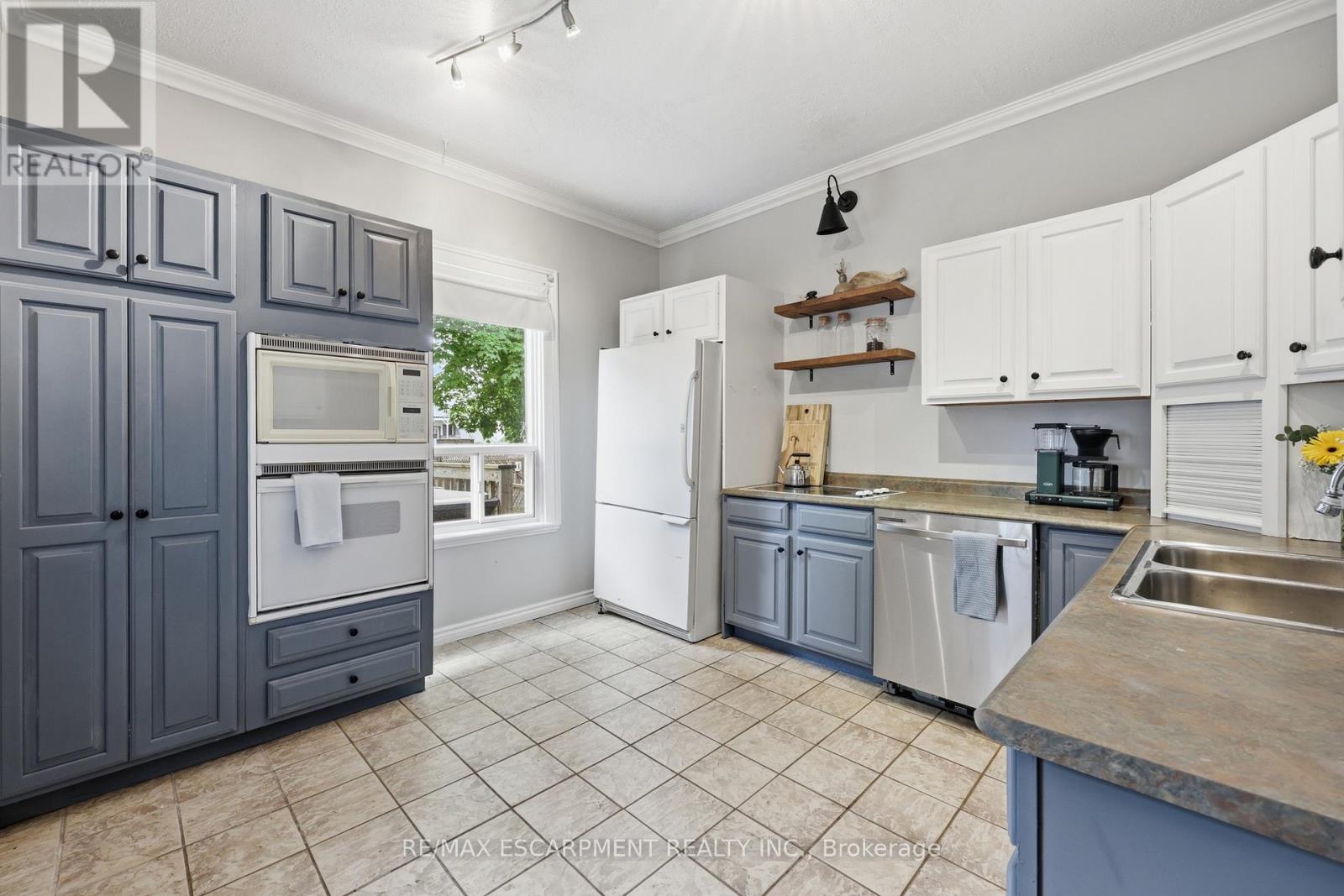 23 EAST 21ST STREET - 23