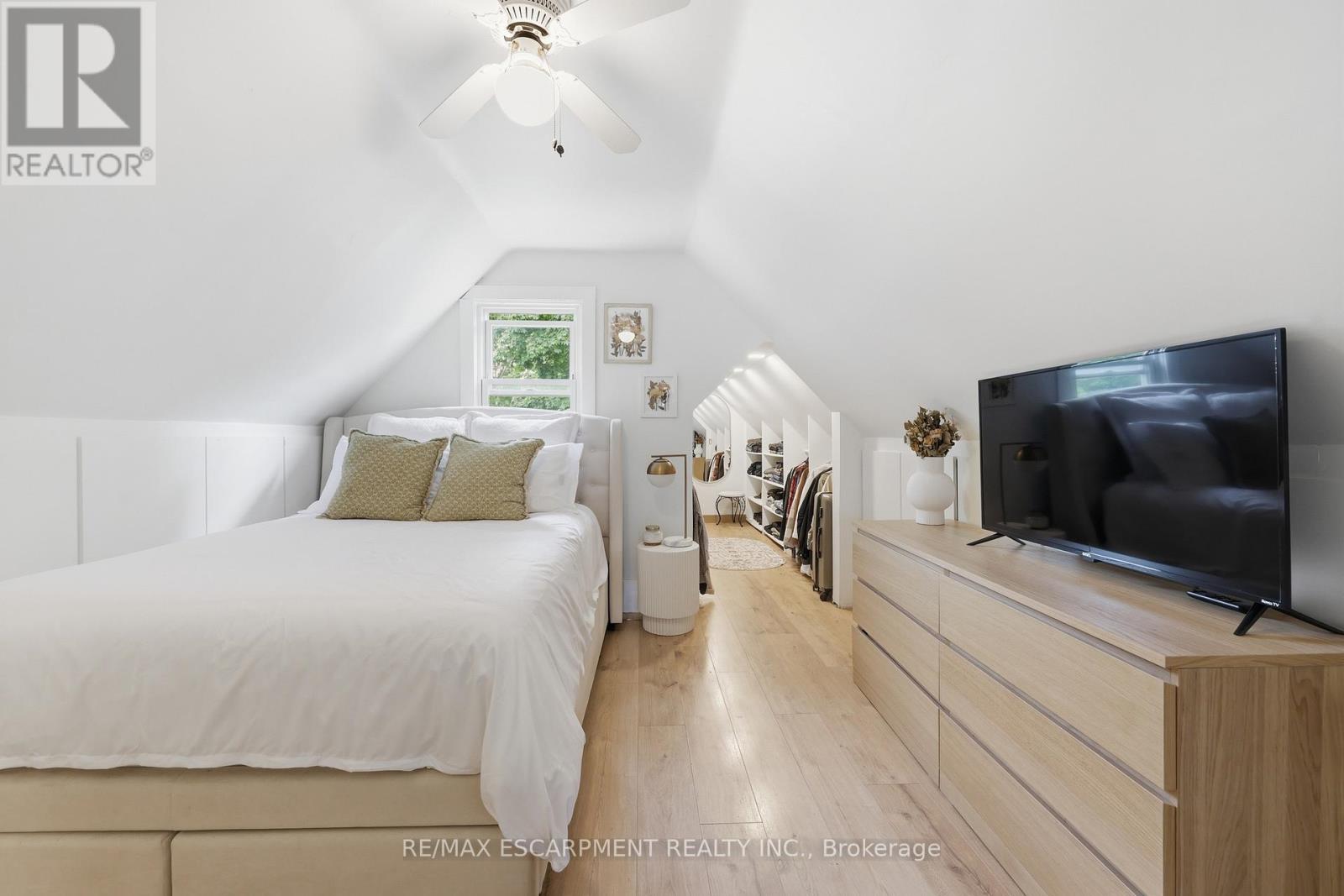 23 EAST 21ST STREET - 33