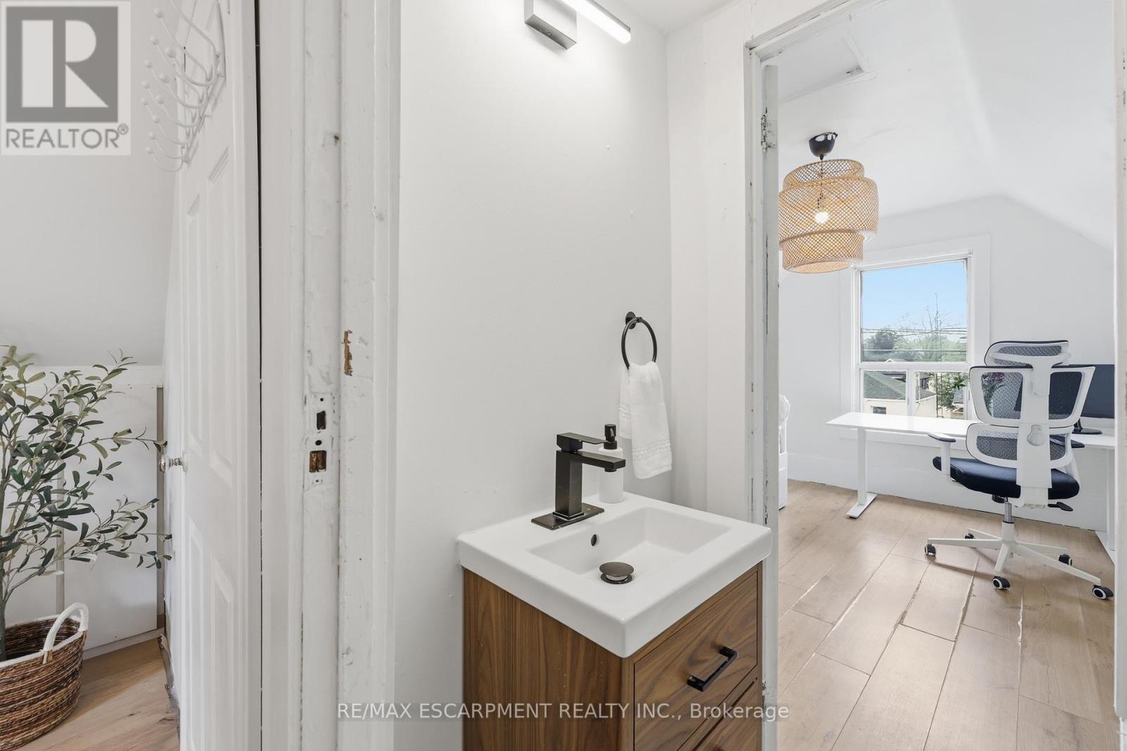 23 EAST 21ST STREET - 37