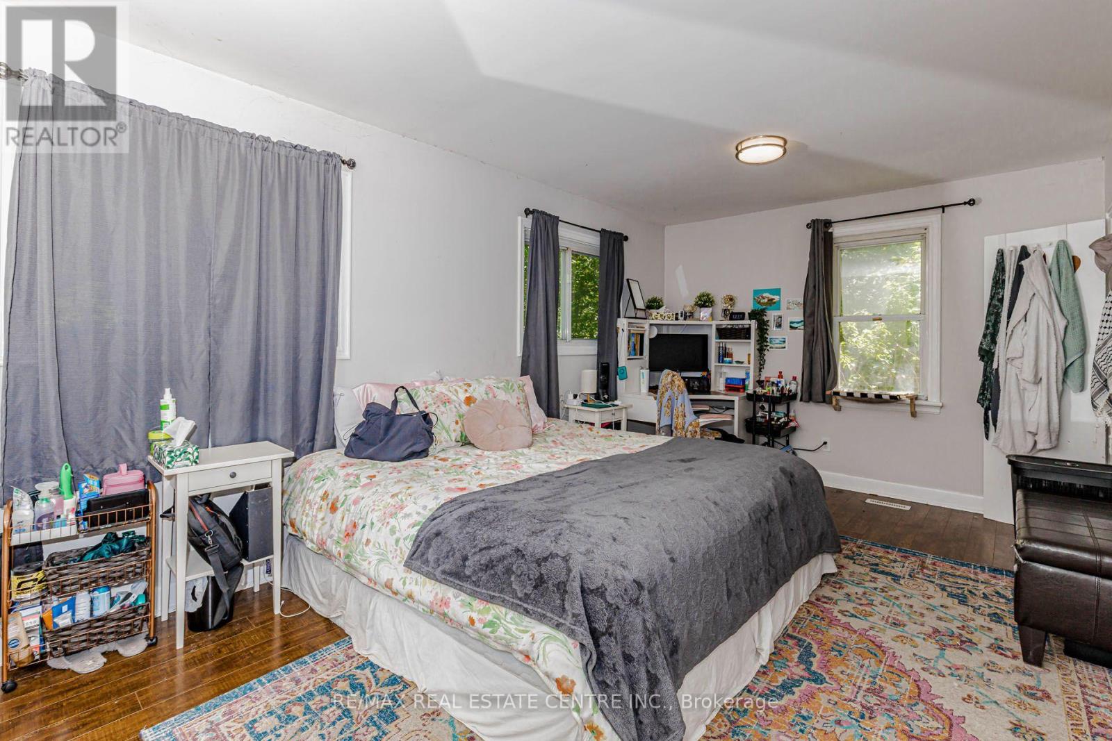16 AINSLIE AVENUE - 10