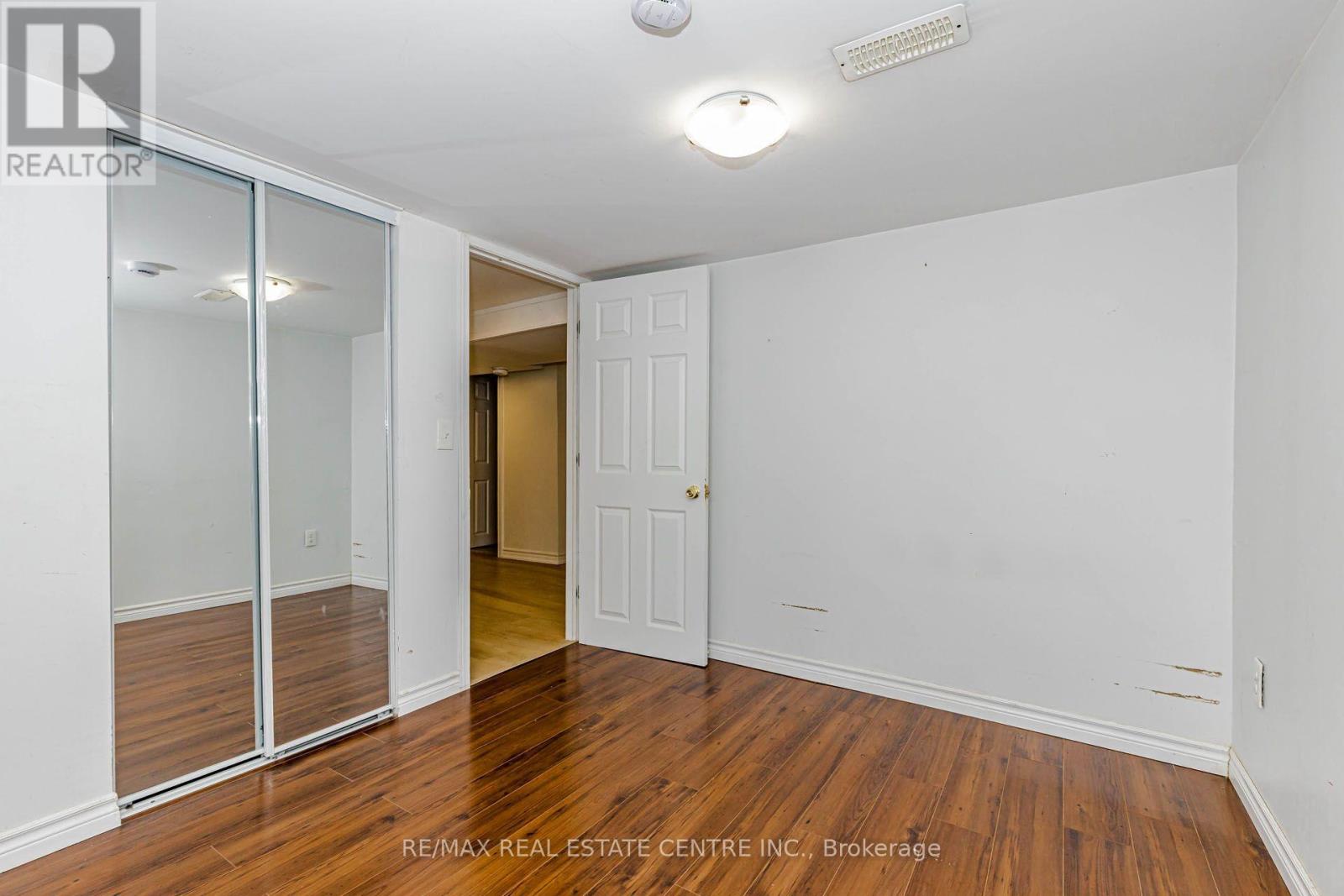 16 AINSLIE AVENUE - 14