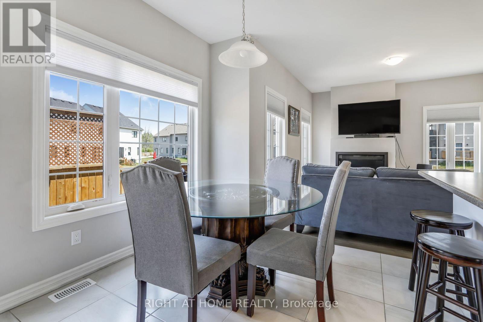 #141 115 DELPHI COURT - 10