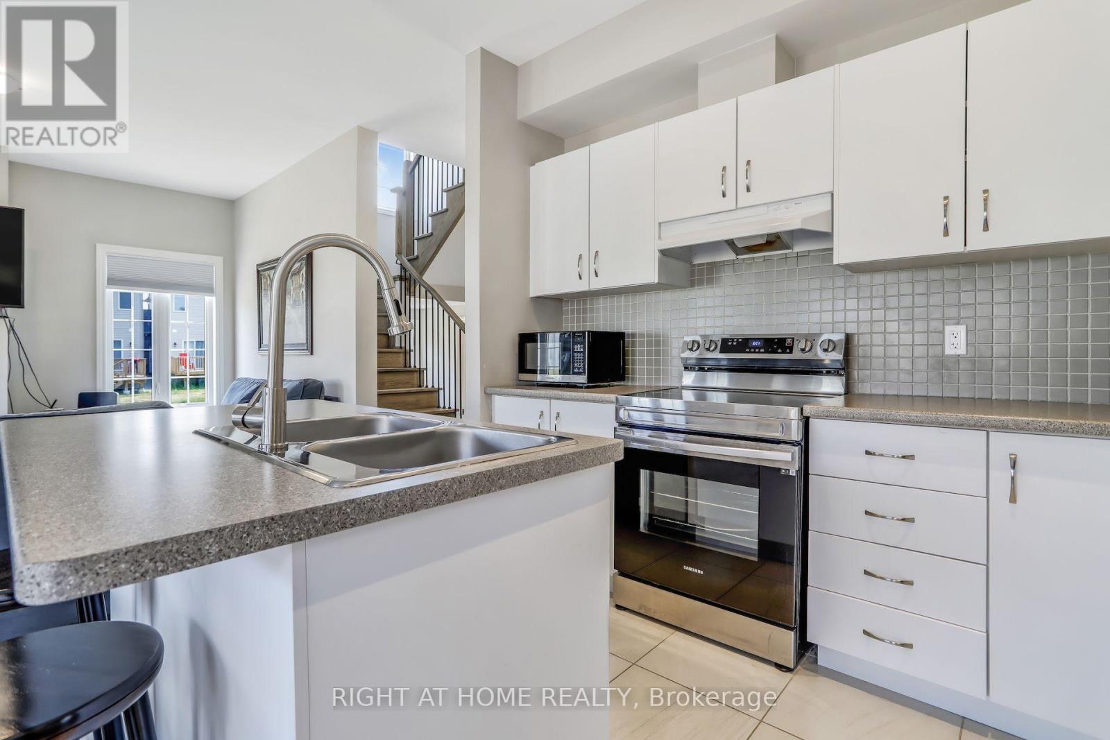 #141 115 DELPHI COURT - 11