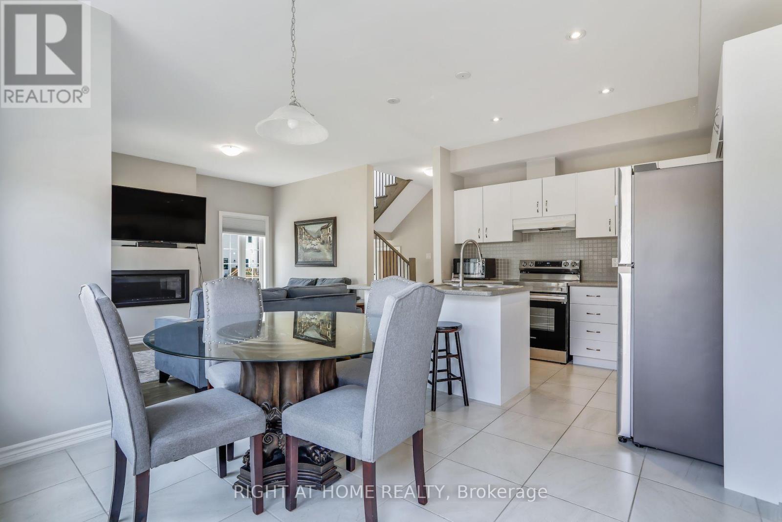 #141 115 DELPHI COURT - 12