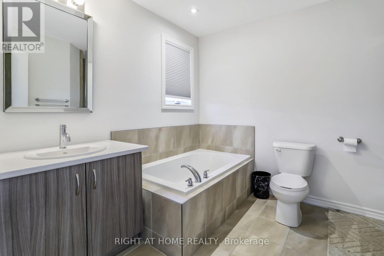 #141 115 DELPHI COURT - 17
