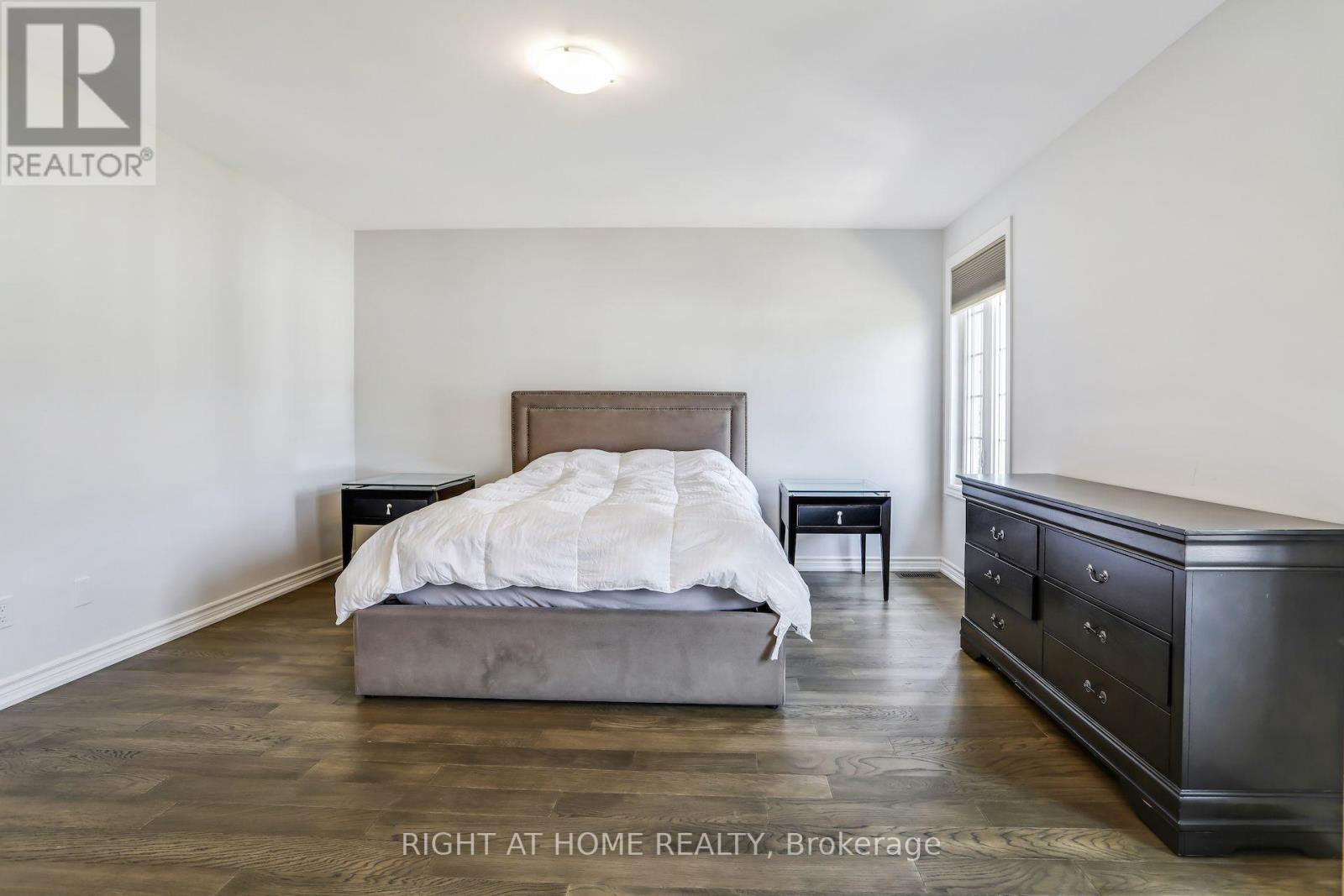 #141 115 DELPHI COURT - 19