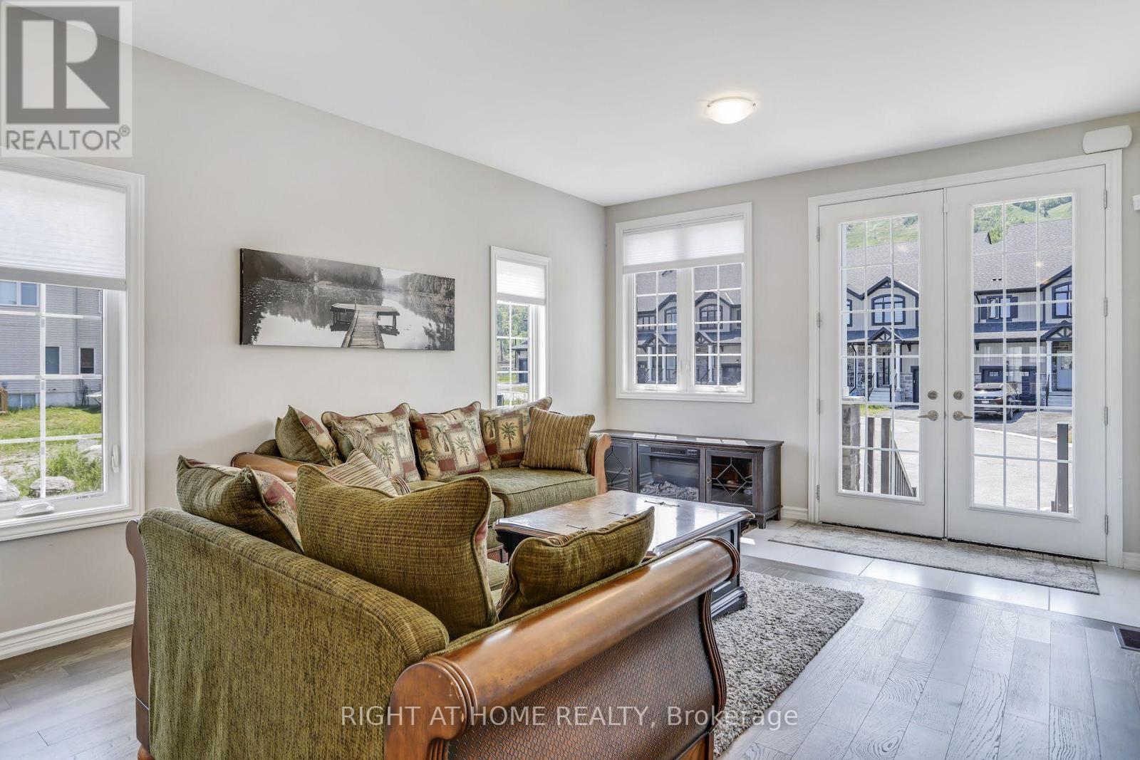 #141 115 DELPHI COURT - 2
