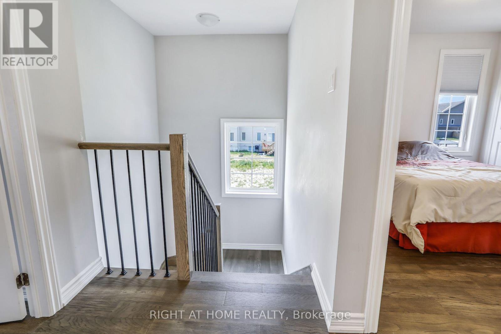 #141 115 DELPHI COURT - 21