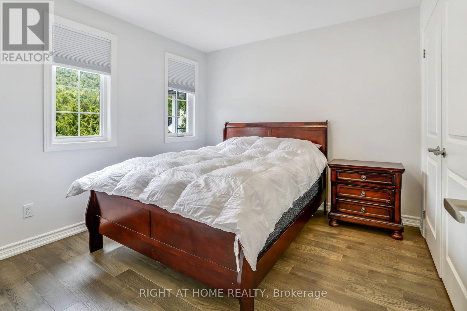 #141 115 DELPHI COURT - 23