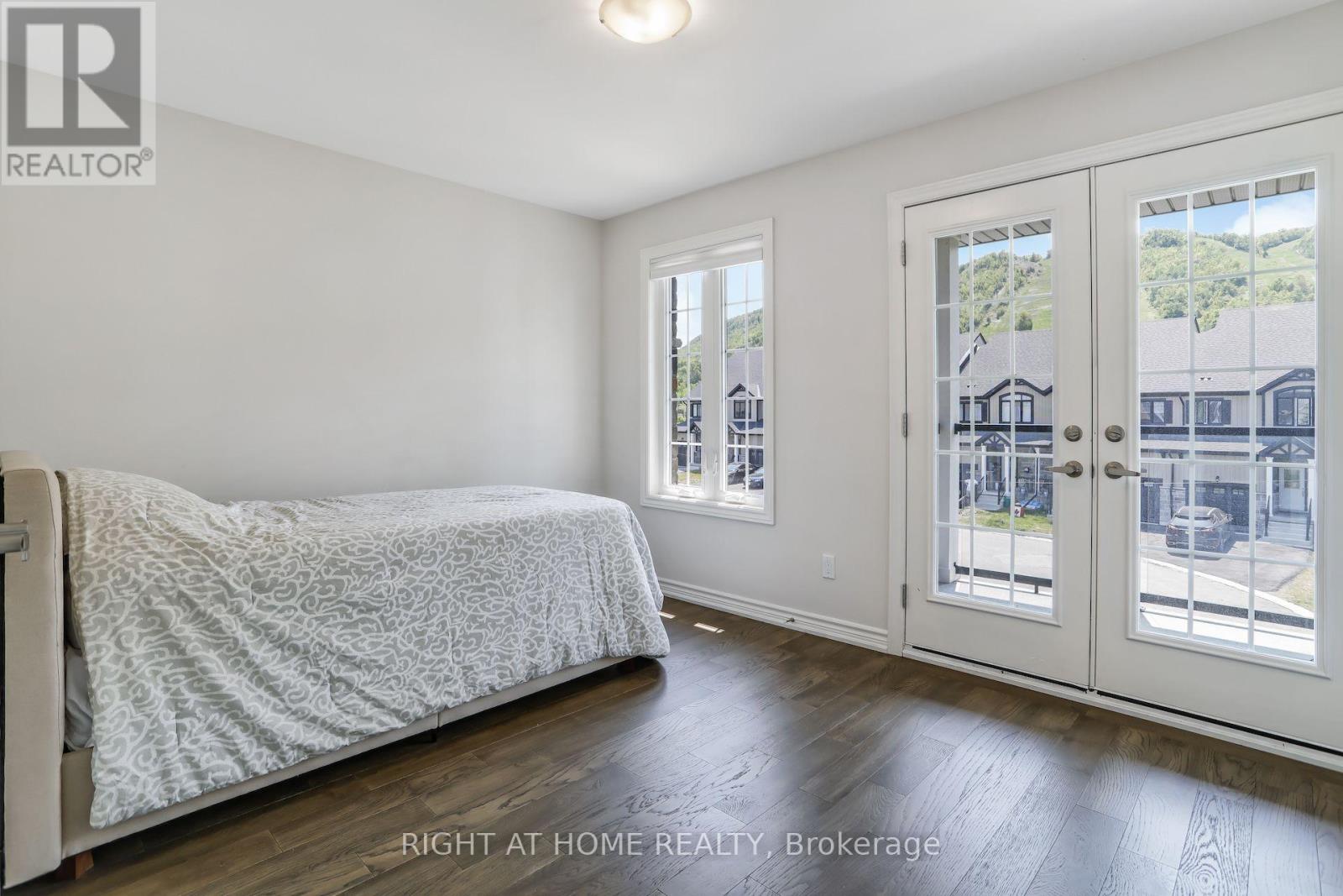 #141 115 DELPHI COURT - 24