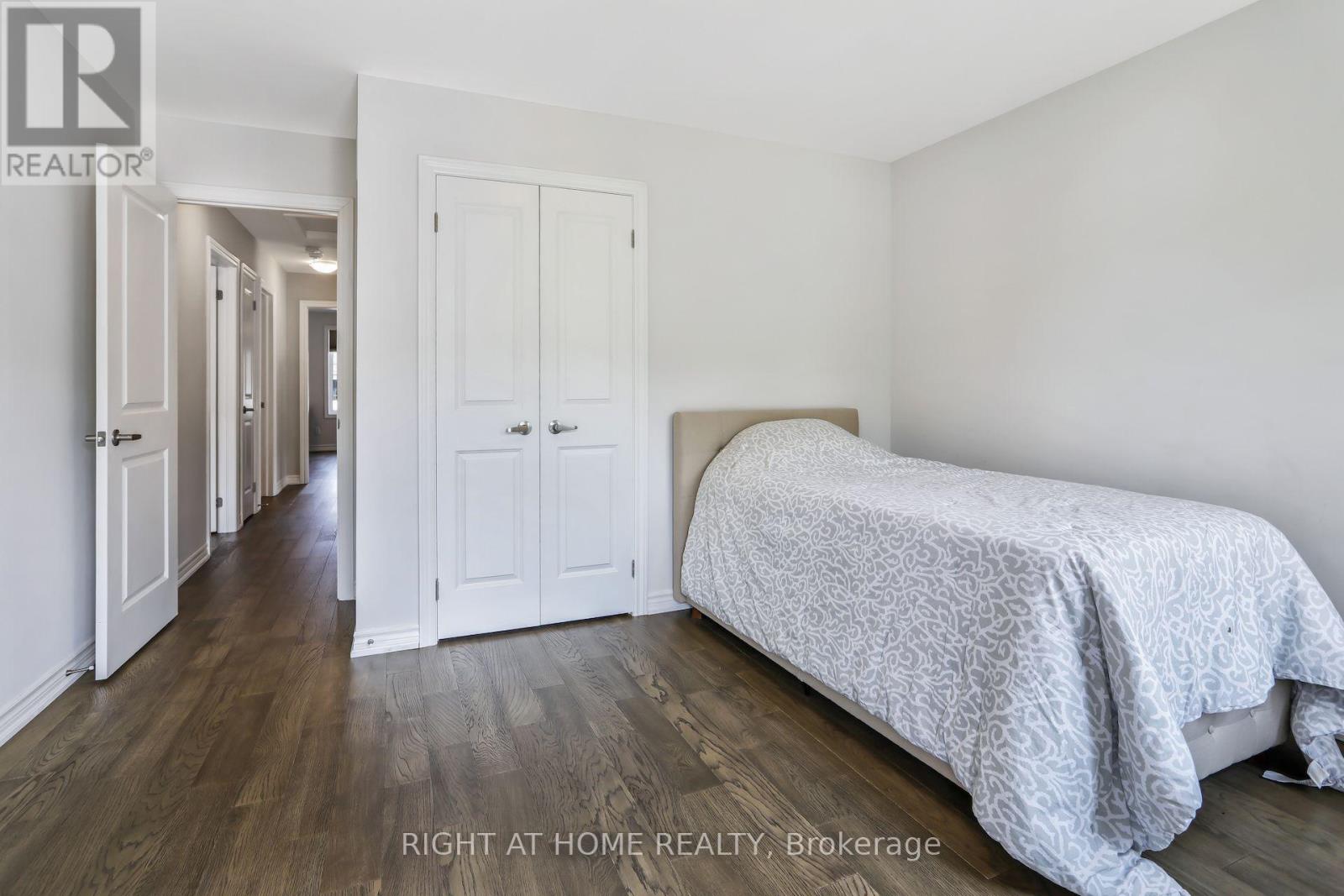 #141 115 DELPHI COURT - 25