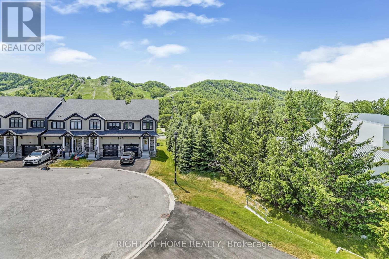 #141 115 DELPHI COURT - 27