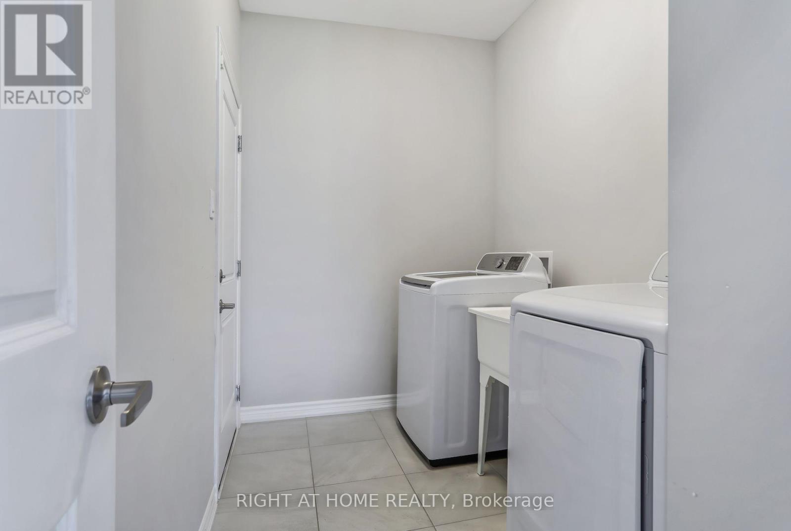 #141 115 DELPHI COURT - 29