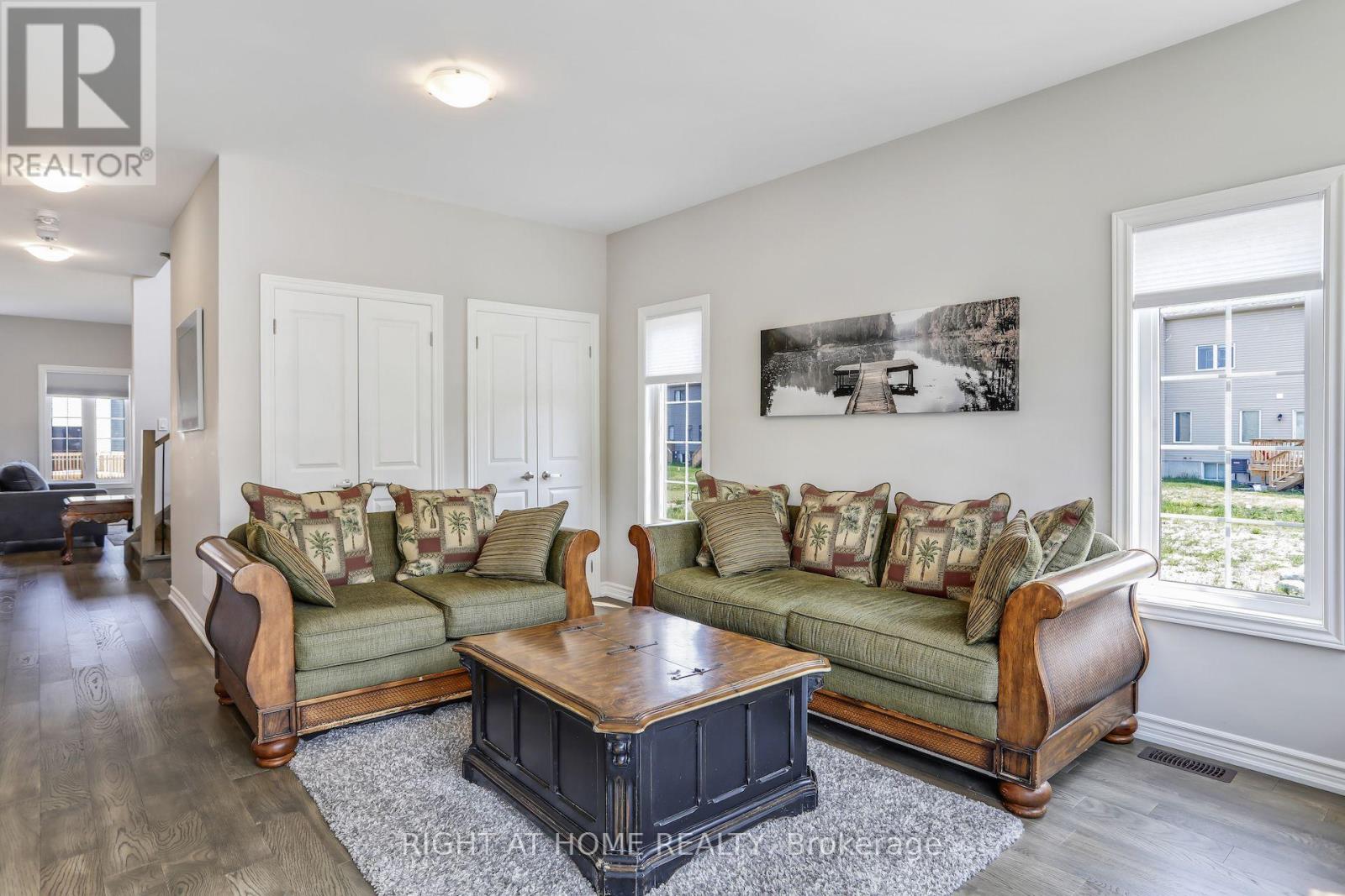 #141 115 DELPHI COURT - 3