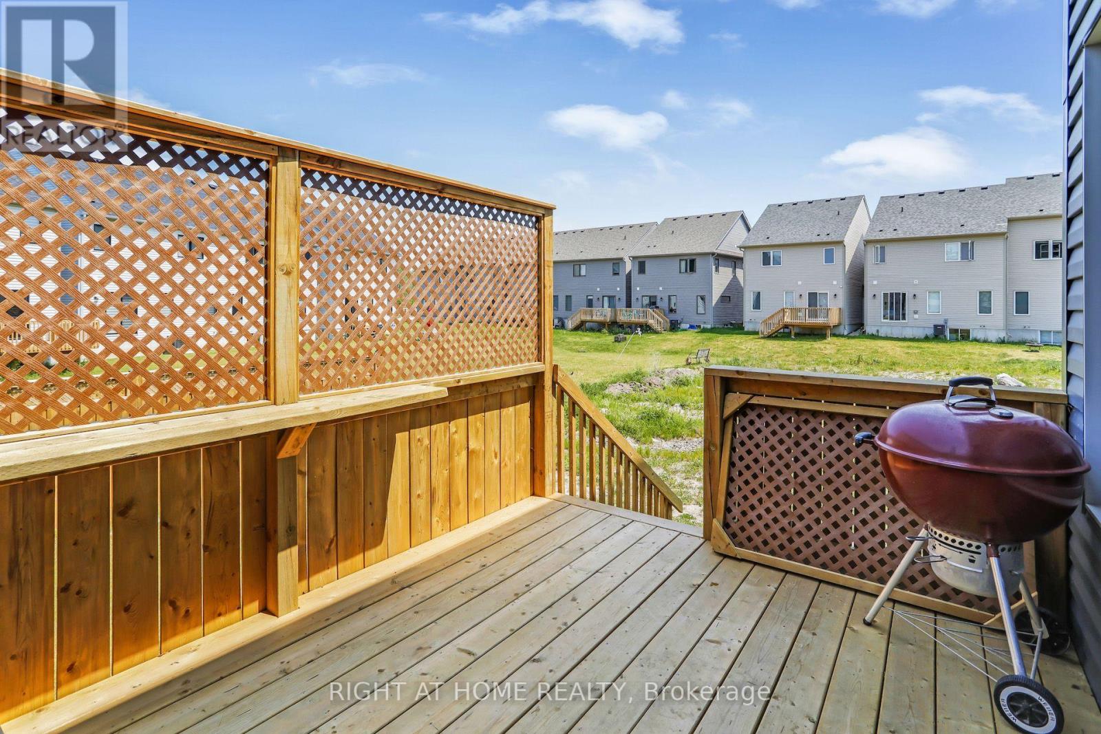 #141 115 DELPHI COURT - 31