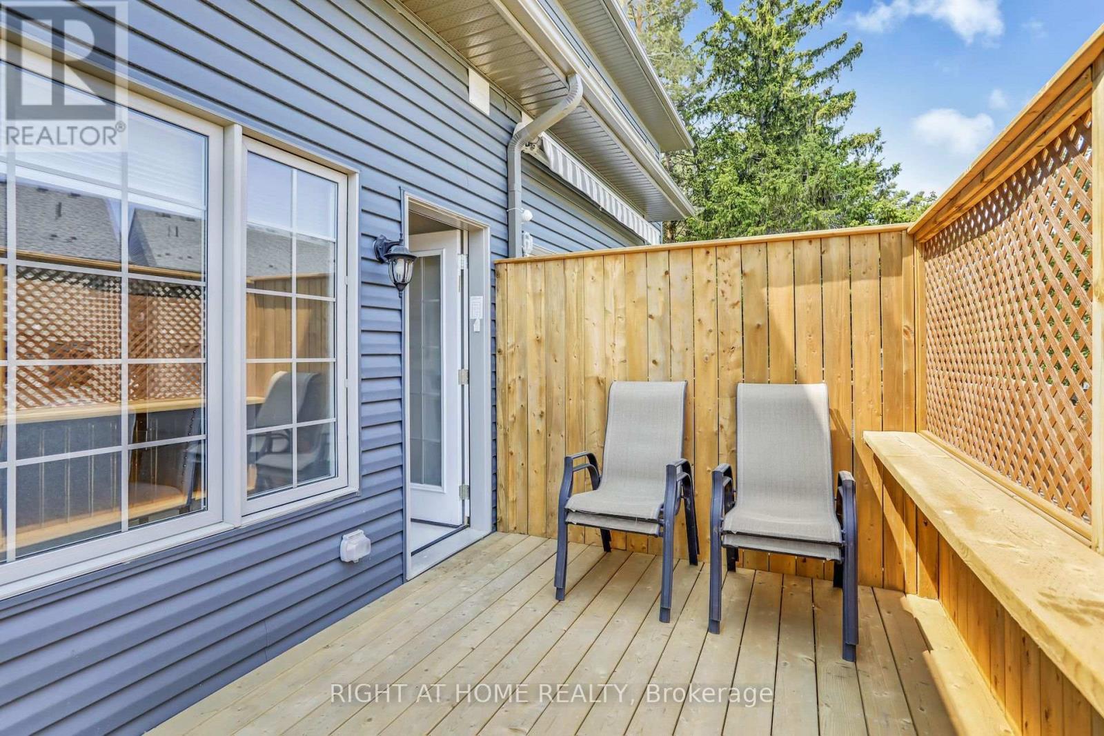 #141 115 DELPHI COURT - 32