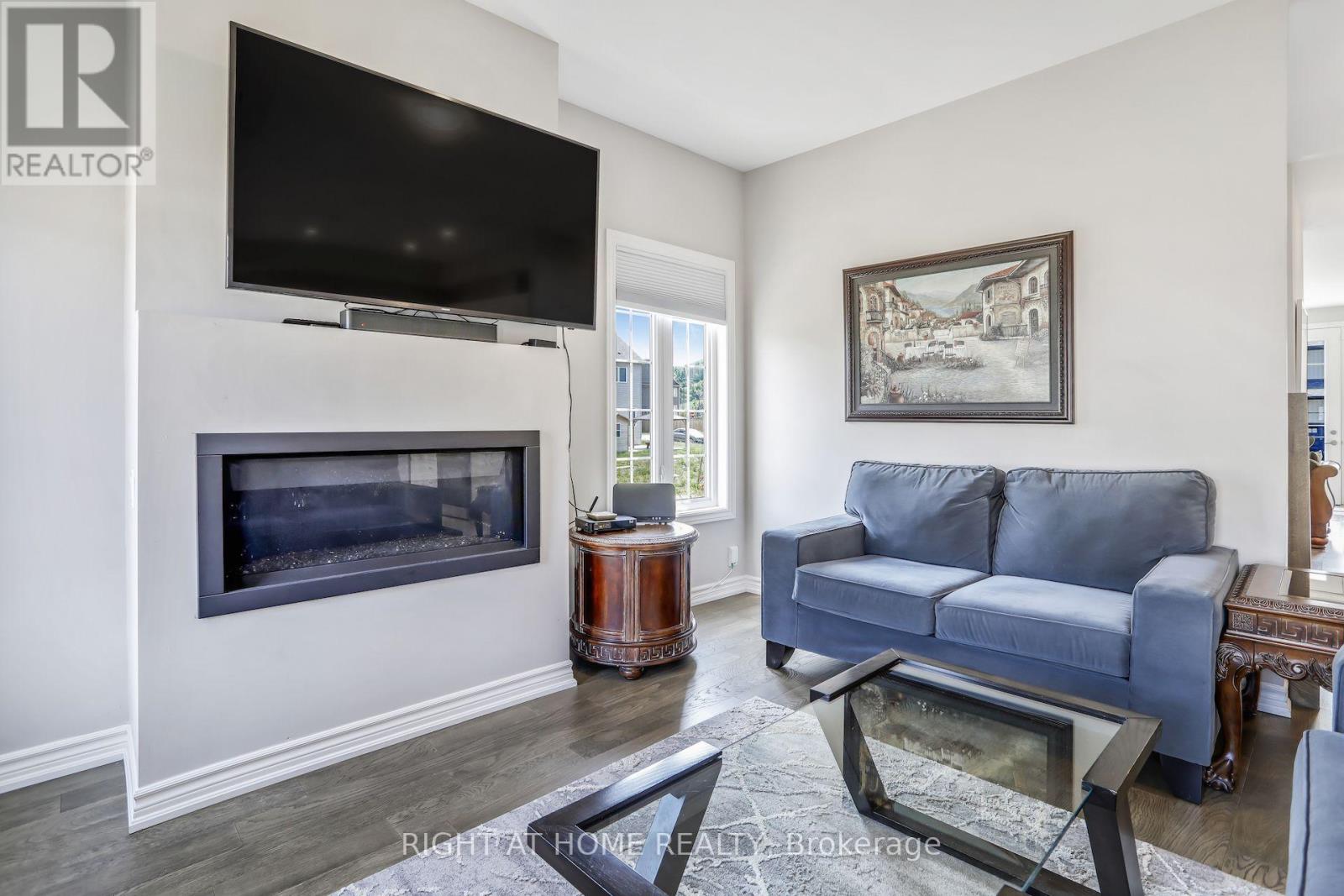 #141 115 DELPHI COURT - 4
