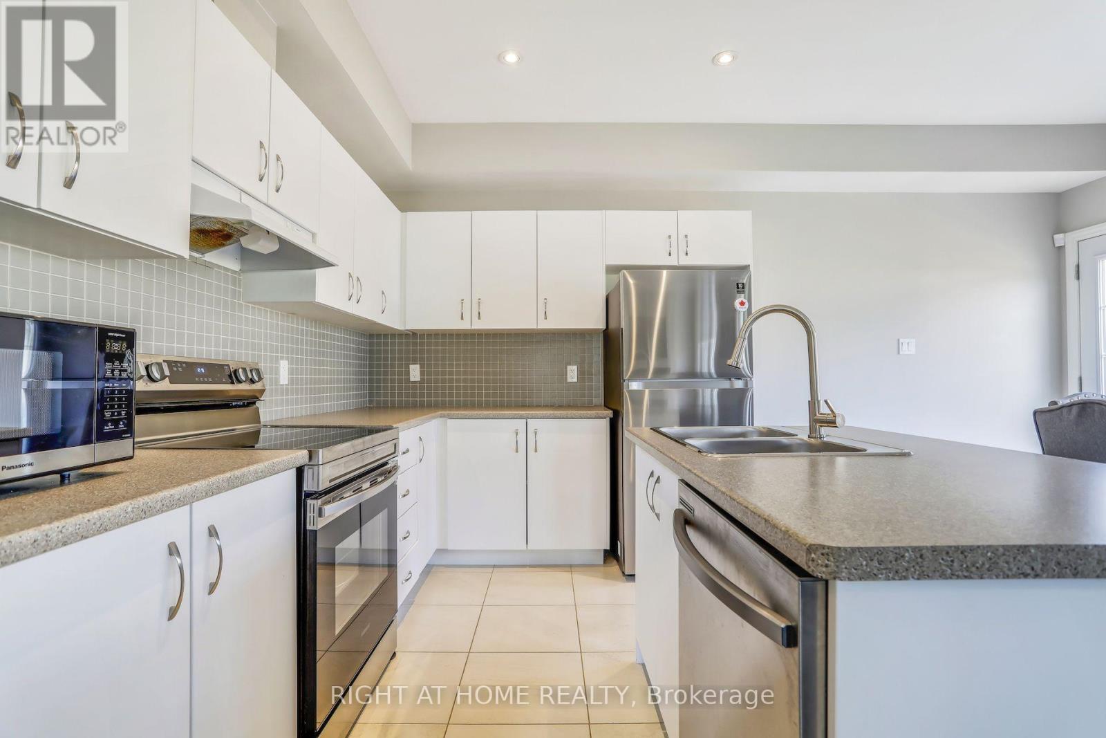 #141 115 DELPHI COURT - 8