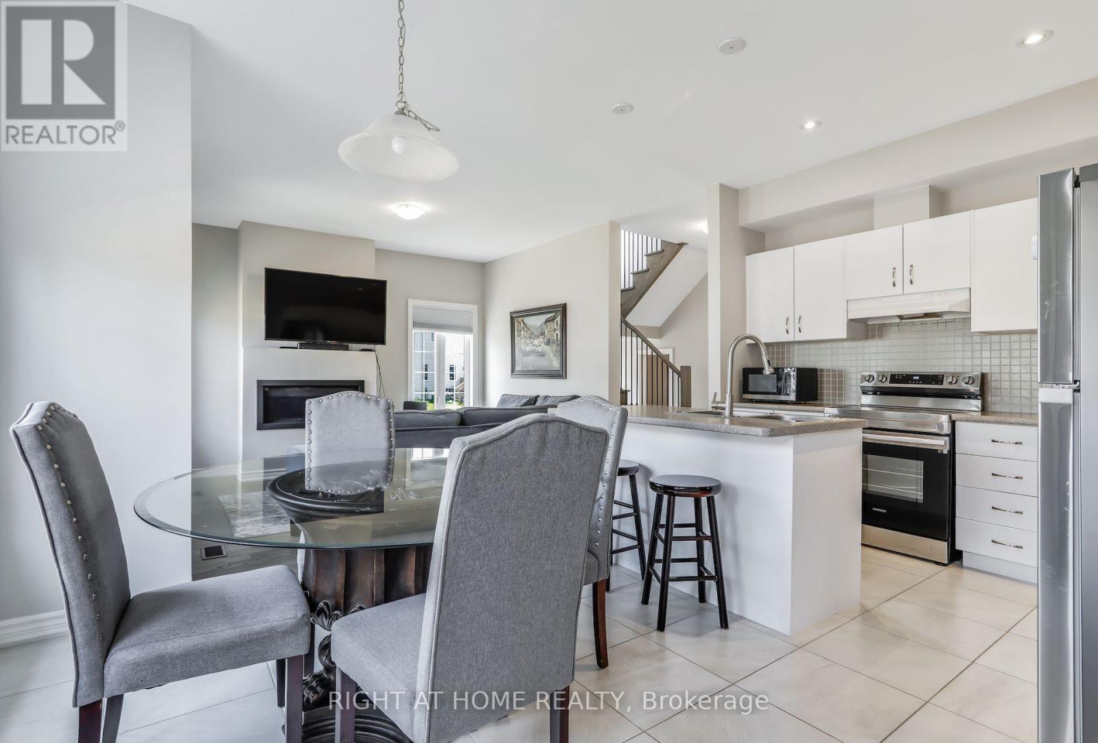 #141 115 DELPHI COURT - 9