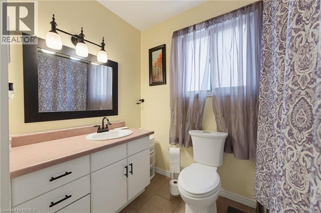 125 WHITLAW Way - 12
