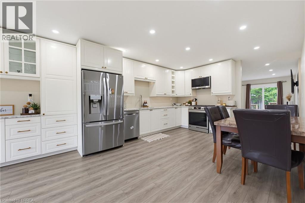 125 WHITLAW Way - 3