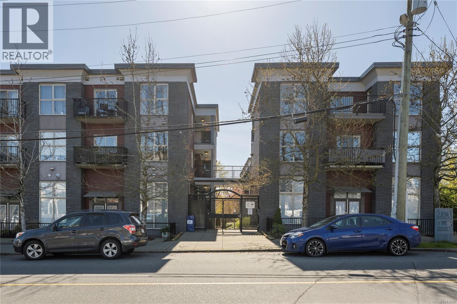 #310 555 Franklyn St - 2