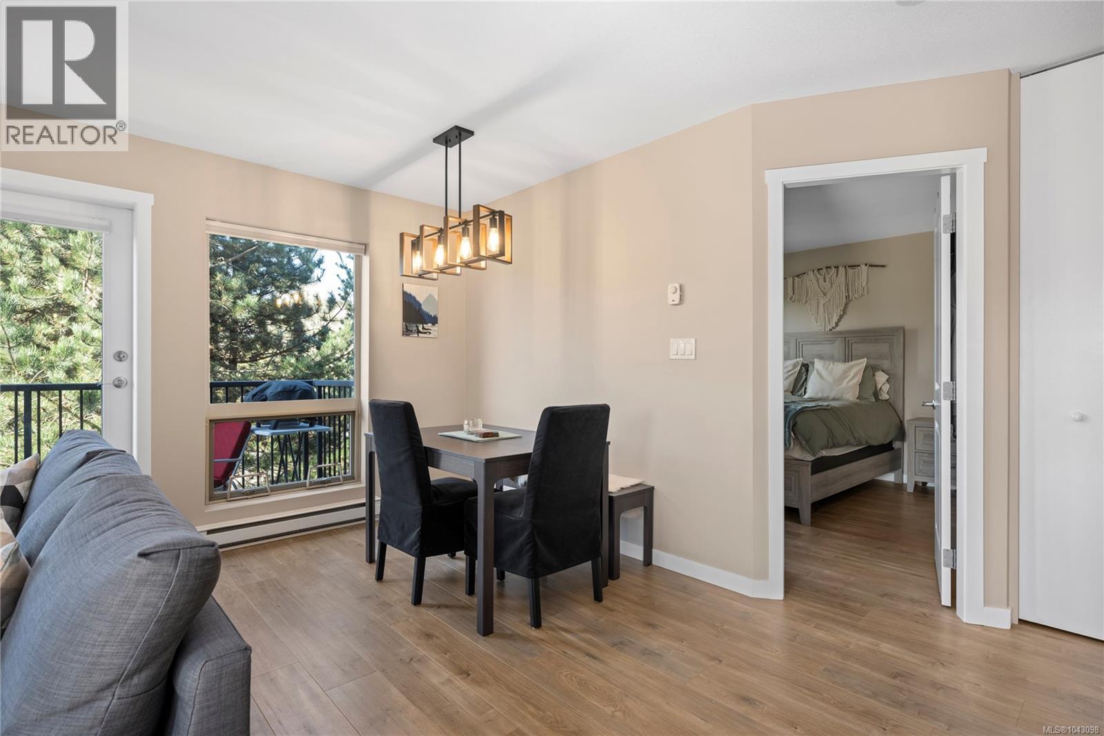 #310 555 Franklyn St - 8