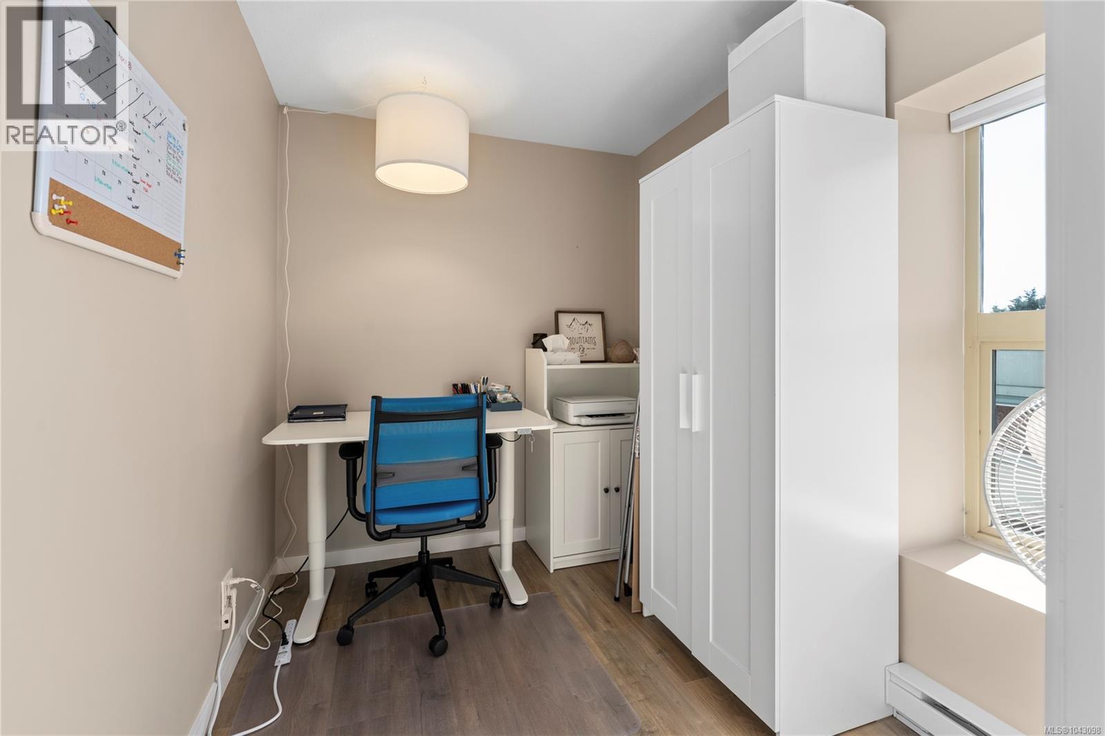 #310 555 Franklyn St - 11
