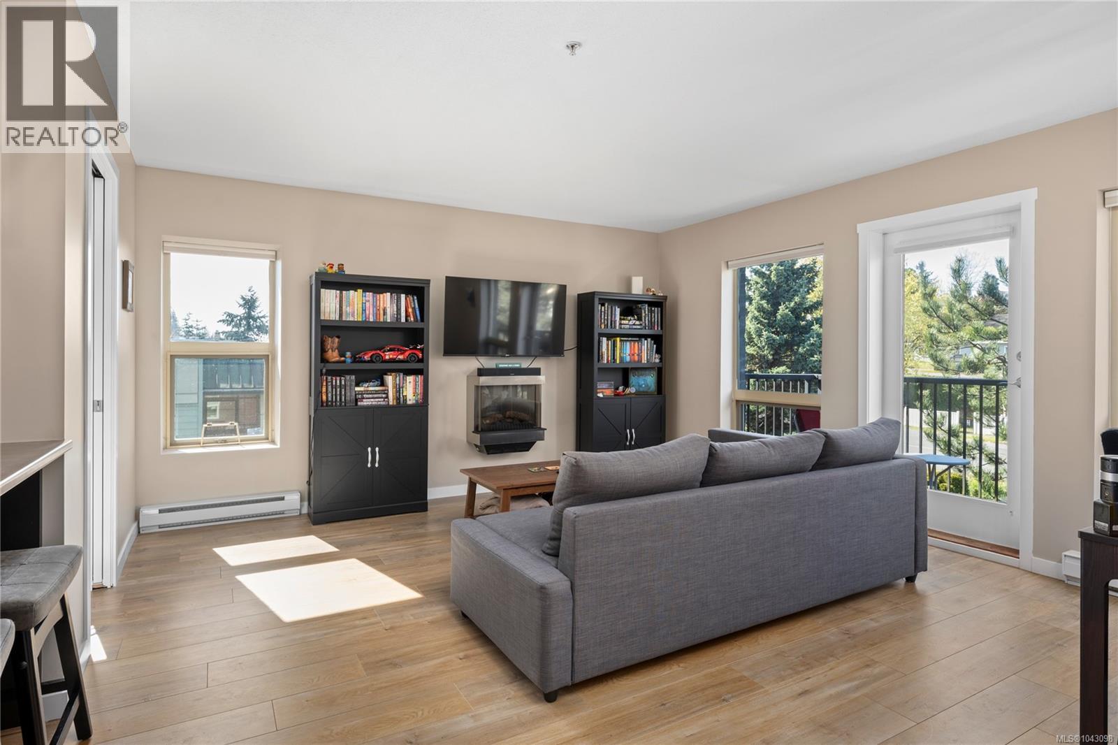 #310 555 Franklyn St - 6