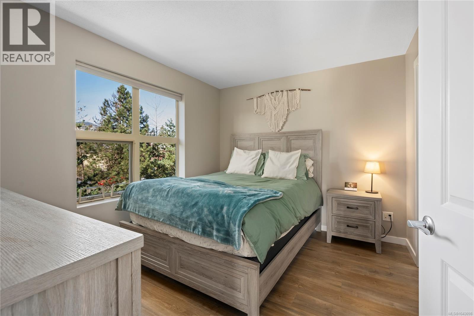 #310 555 Franklyn St - 12