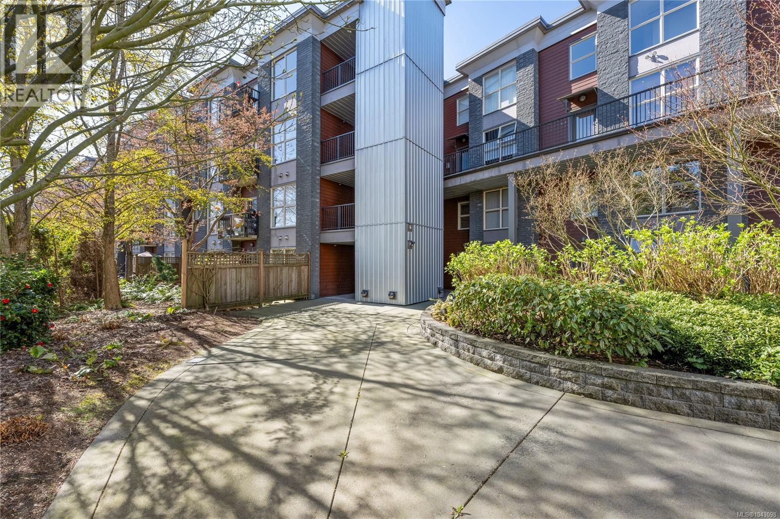 #310 555 Franklyn St - 17