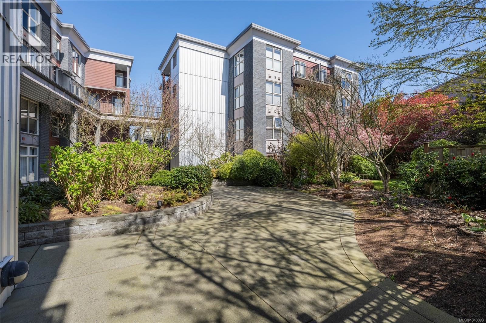 #310 555 Franklyn St - 19