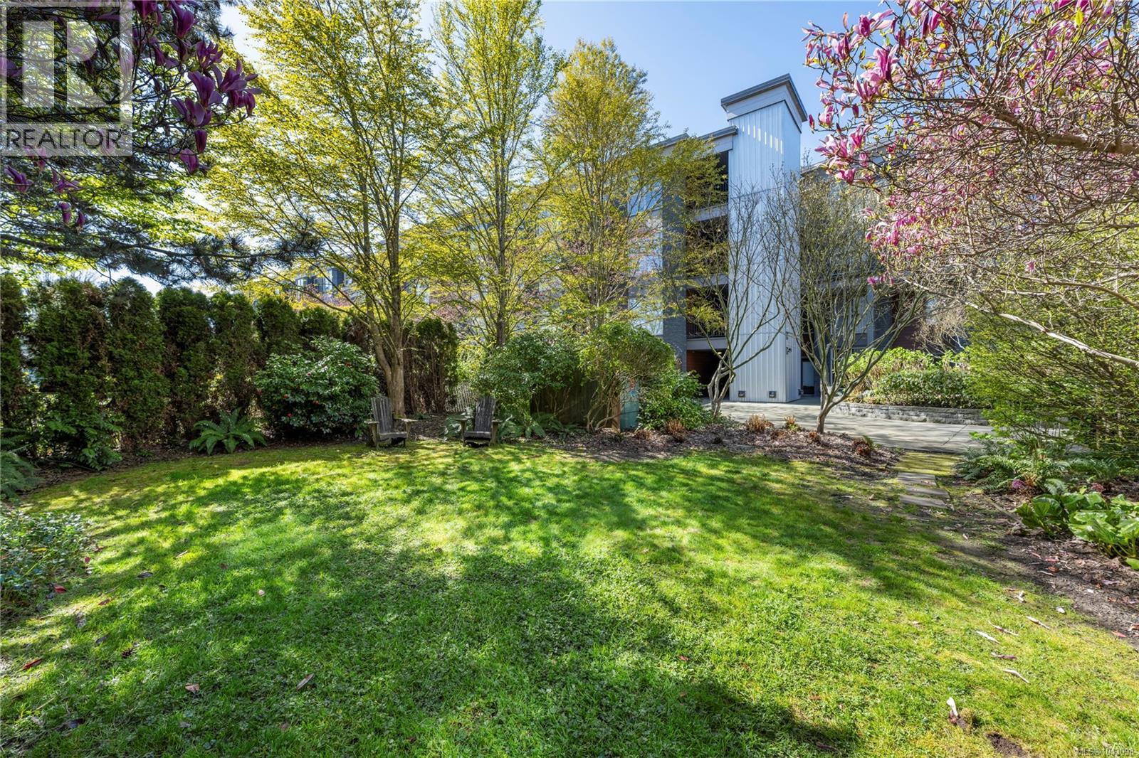 #310 555 Franklyn St - 18