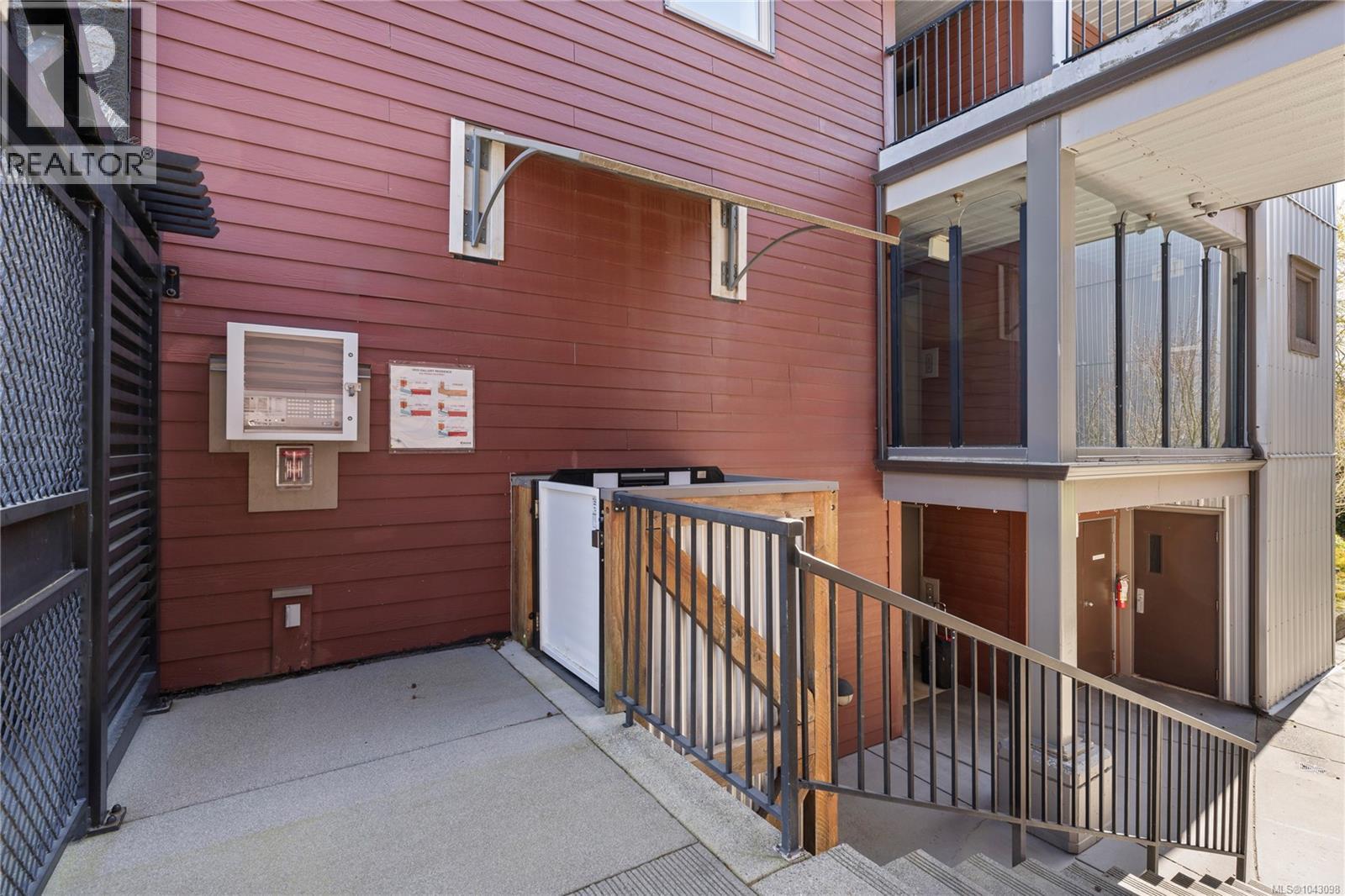 #310 555 Franklyn St - 24