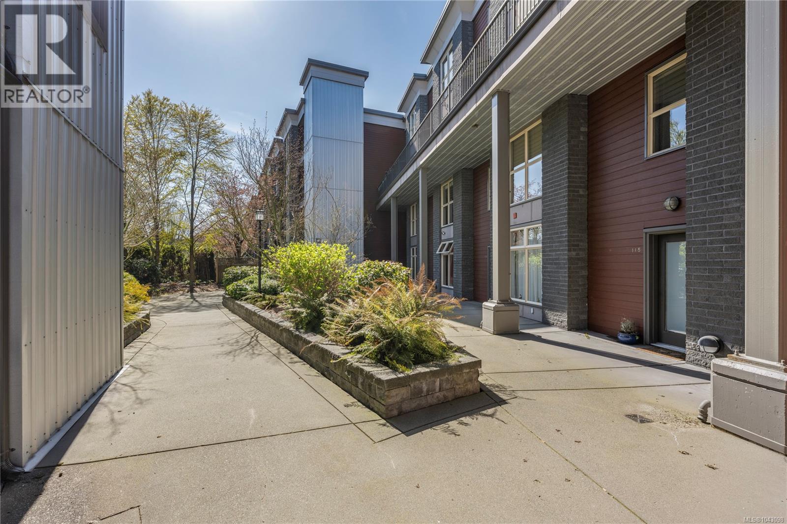 #310 555 Franklyn St - 21