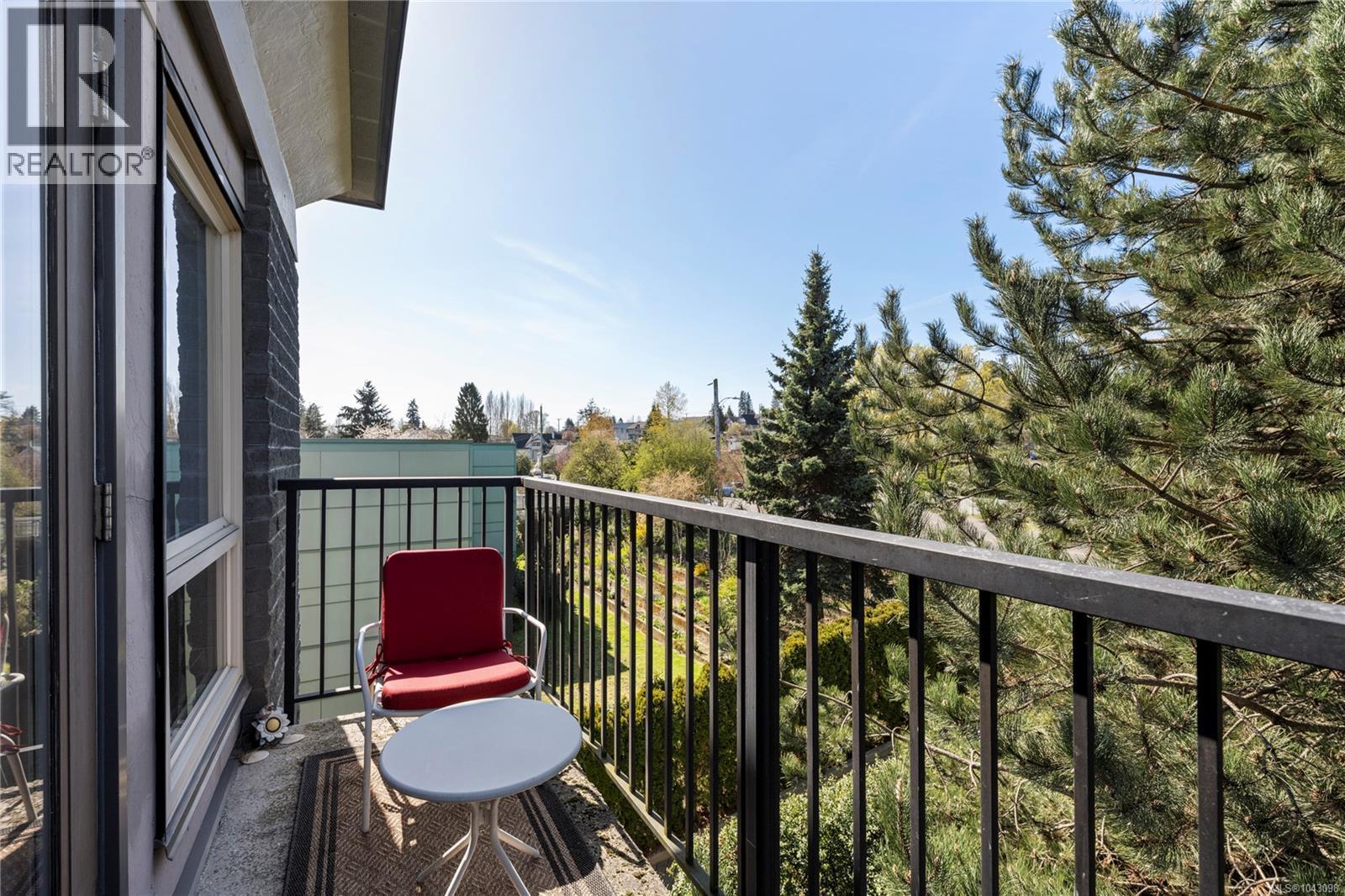 #310 555 Franklyn St - 16