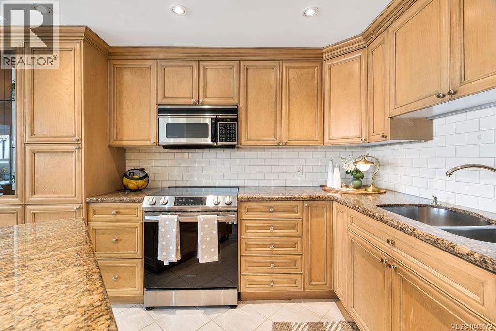 #306 525 Broughton St - 20